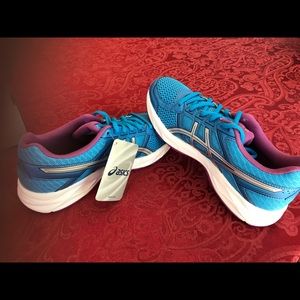 BRAND NWT ASICS GEL CONTEND-4 Women’s running shoe